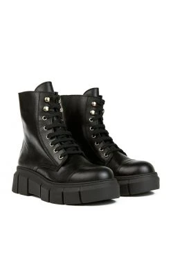 SALE STEVE MADDEN DANUBE BOOT