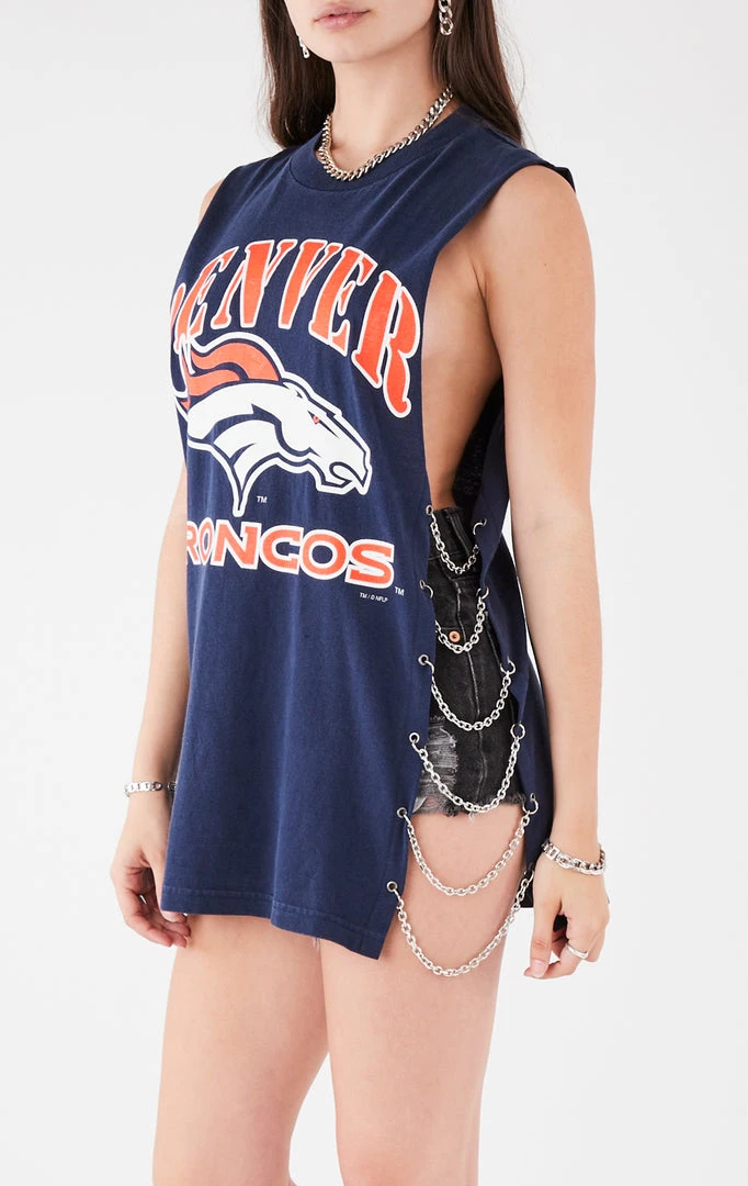 FURST OF A KIND VINTAGE CHAIN SIDE SLEEVELESS TEE VINTAGE CHAINS 4 FURST OF A KIND VINTAGE CHAIN SIDE SLEEVELESS TEE VINTAGE CHAINS