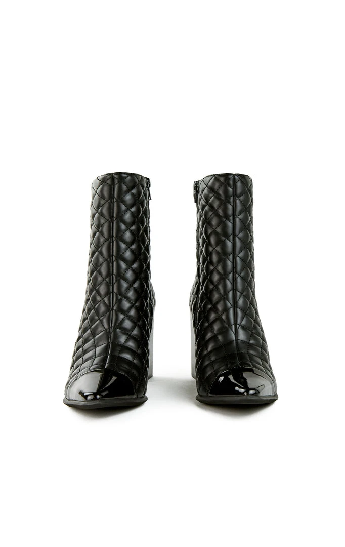 JEFFREY CAMPBELL ZIREN-Q QUILTED ANKLE BOOT SALE 5 JEFFREY CAMPBELL ZIREN-Q QUILTED ANKLE BOOT SALE